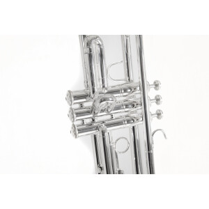 Bach Bb-Trompete TR650S